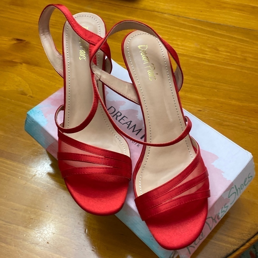 Red Sandles Size 8.5 NWT
